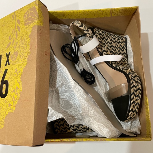 SAMIRA ESPADRILLE
WEDGE SANDAL 71/2 - Picture 4 of 5